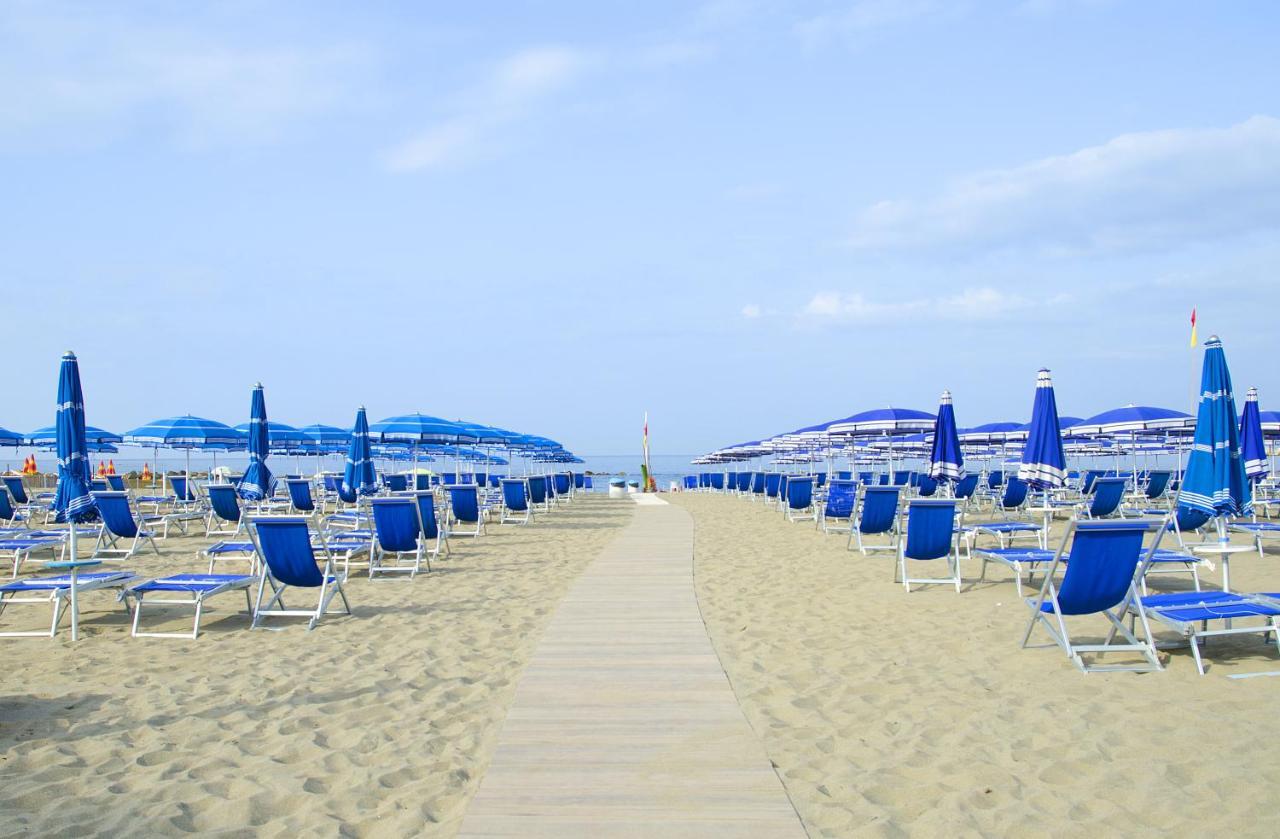 Casa Per Ferie Il Pioppo Hotel Marina di Massa Exterior foto
