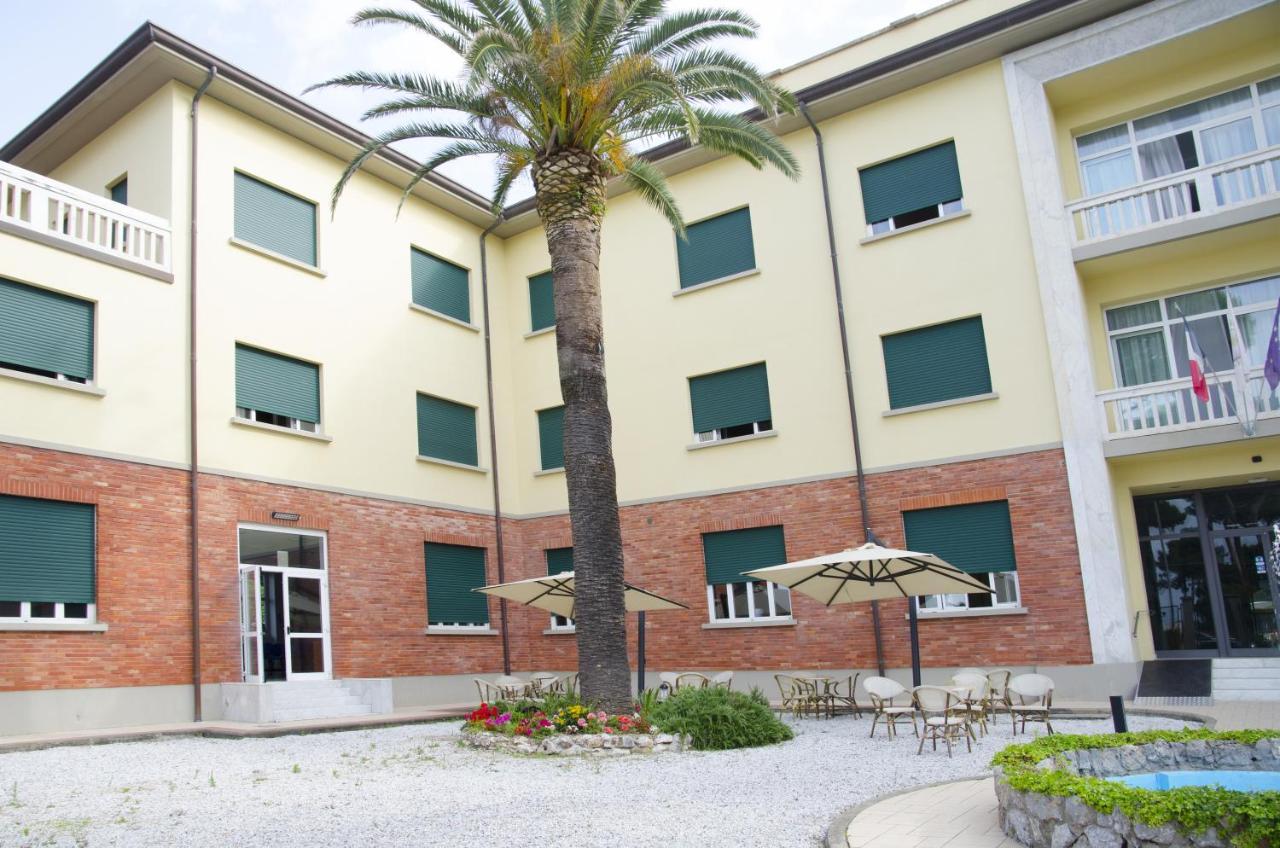 Casa Per Ferie Il Pioppo Hotel Marina di Massa Exterior foto